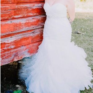 Size 10 David’s Bridal Wedding Gown